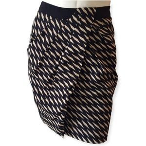 Anthropologie Fei Silk Blend Black and Tan Pleated High Waisted Skirt, EUC, sz 4